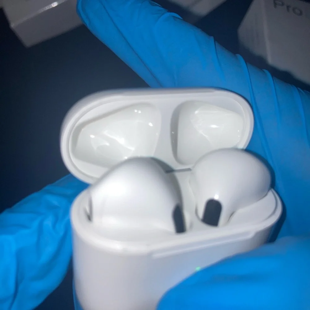 White Wireless airpod Pro 4